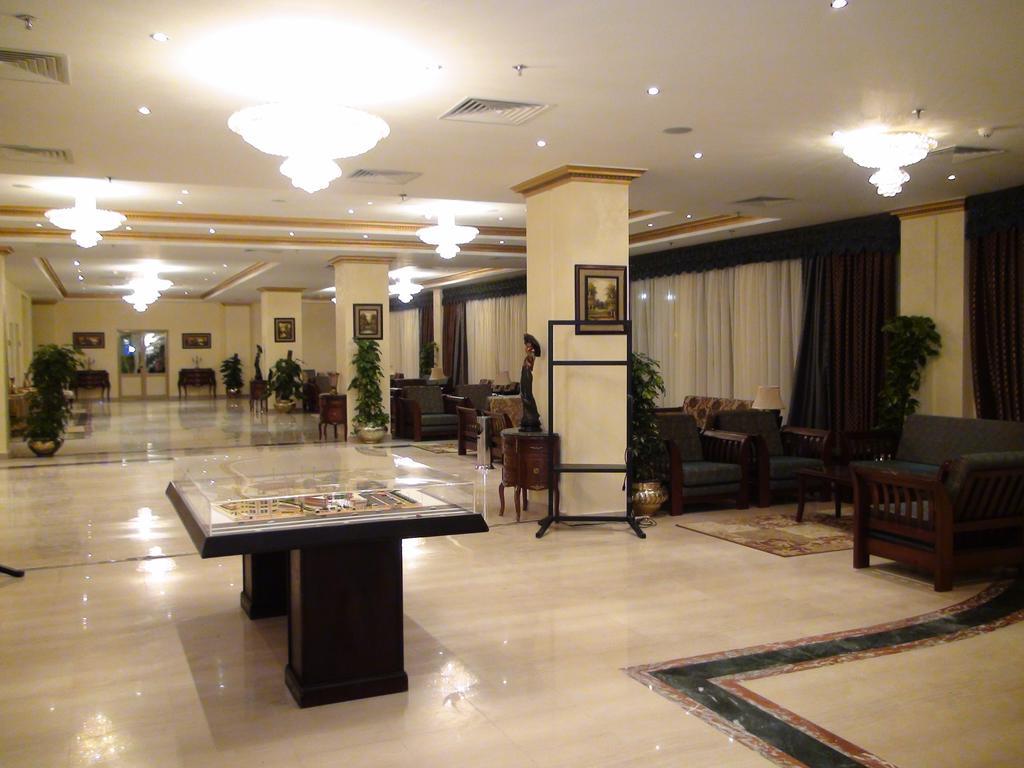 Jewel Glorious Le Caire